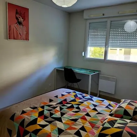 T3 Proche Bus Et Tram